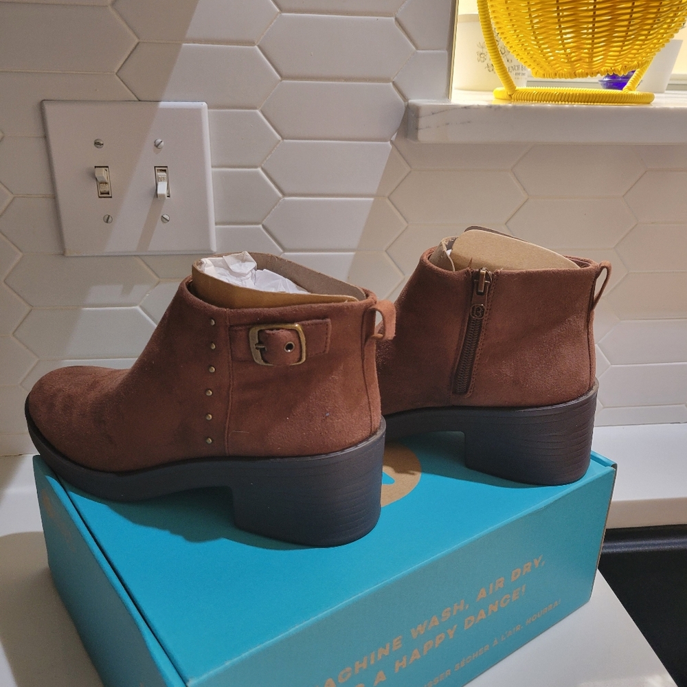Booties - Picture 4 of 8